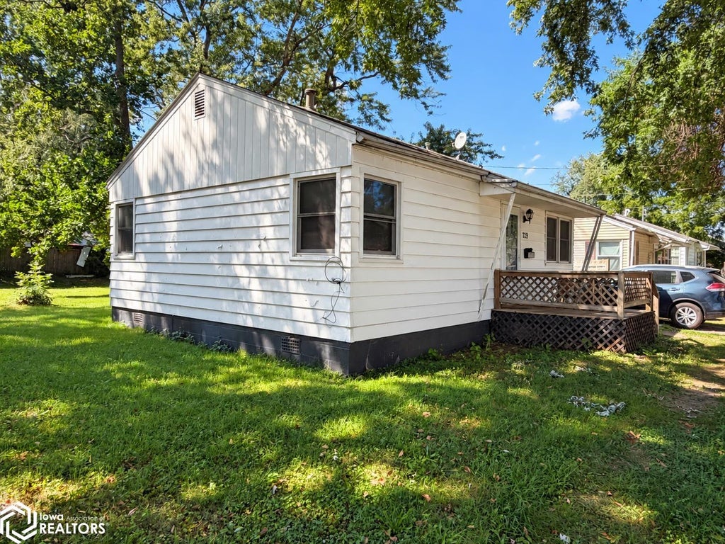 Photo of 729 Overman Avenue, Ottumwa, IA 52501 (MLS # 6342395)