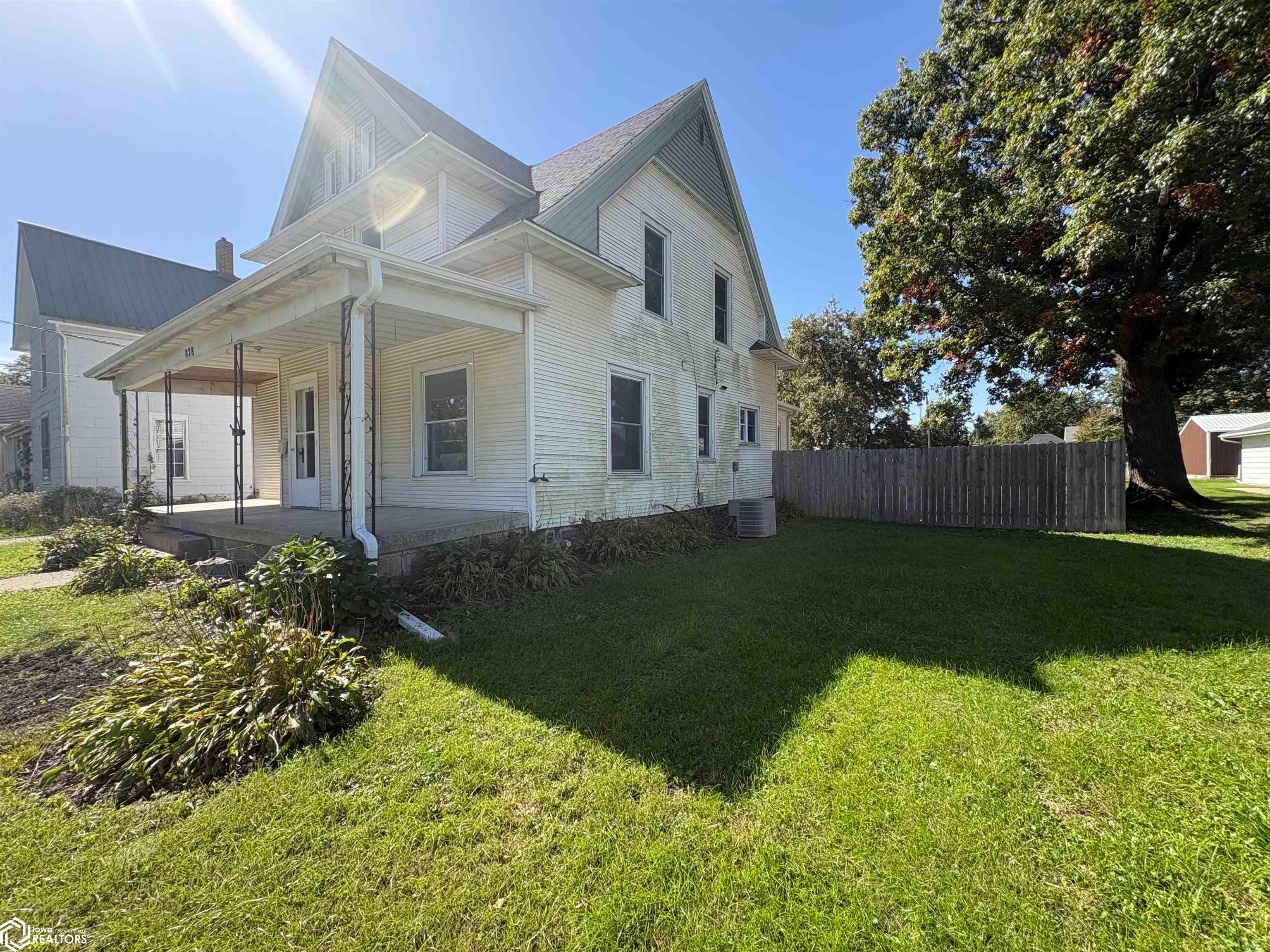 828 Drake Avenue