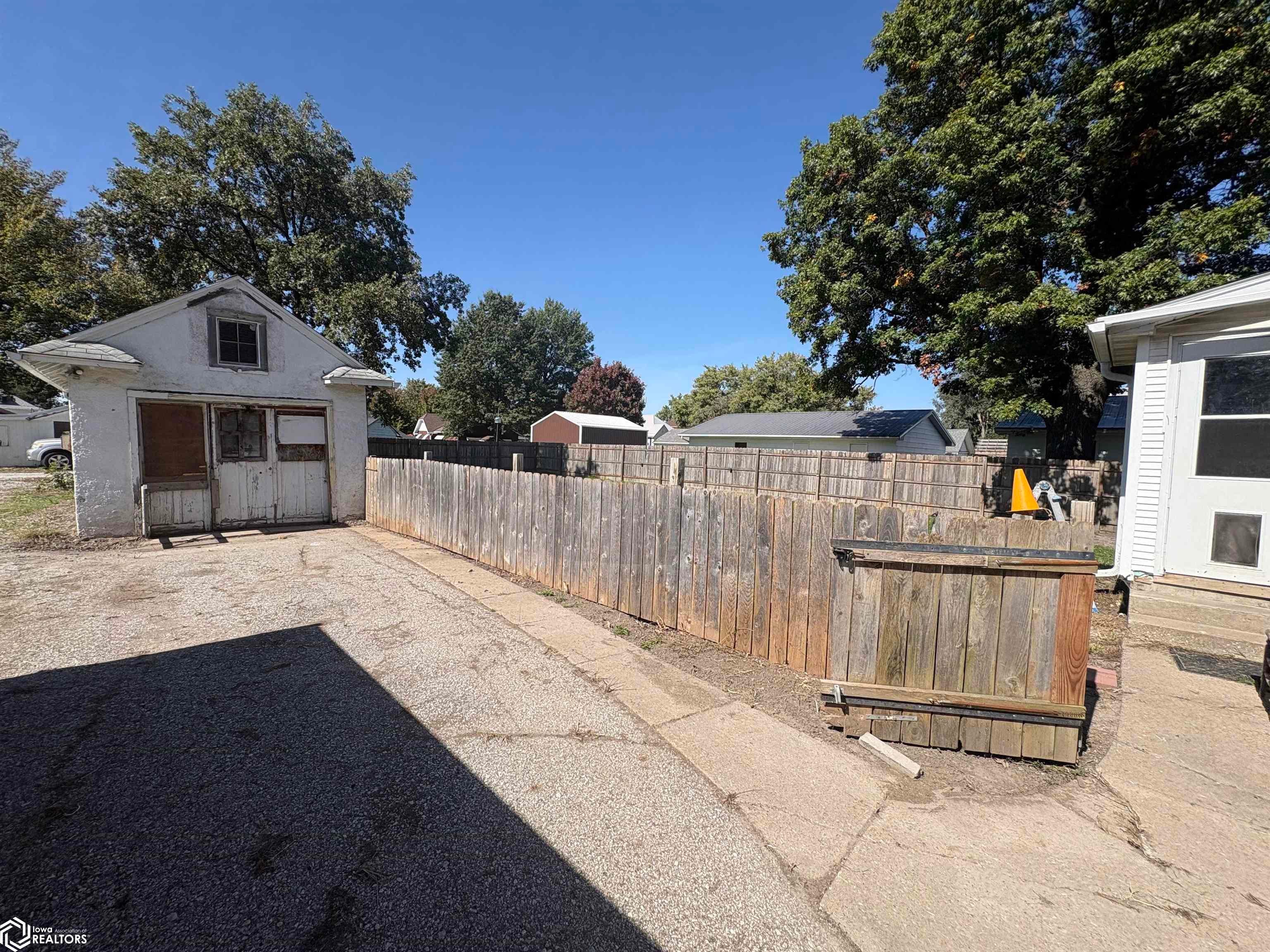 828 Drake Avenue