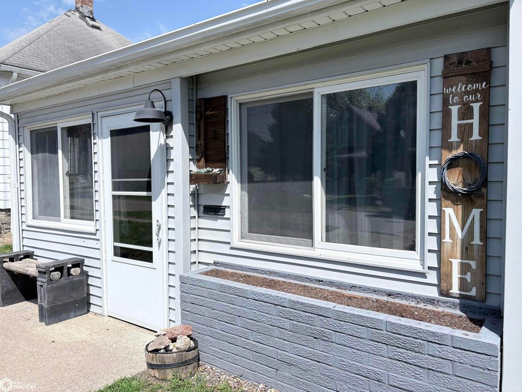 Photo of 515 Ellis Avenue, Ottumwa, IA 52501 (MLS # 6337648)