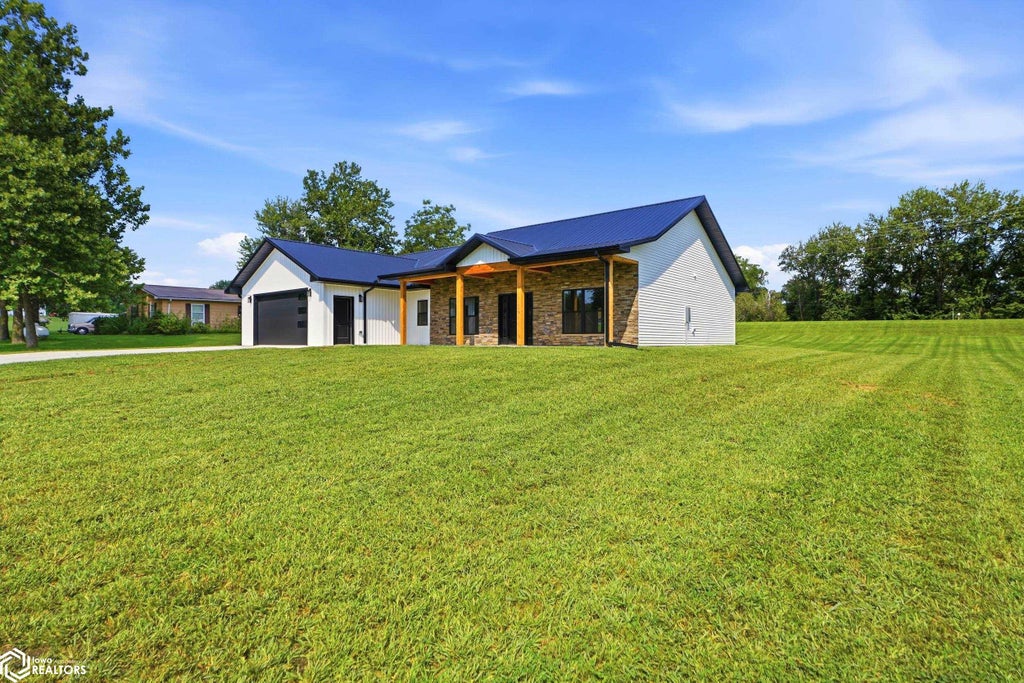 Photo of 1727 Hilltop RD, Mount Pleasant, IA 52641 (MLS # 6341216)