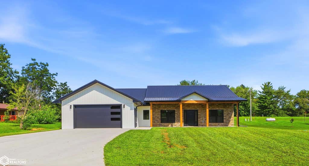 Photo of 1727 Hilltop RD, Mount Pleasant, IA 52641 (MLS # 6341216)