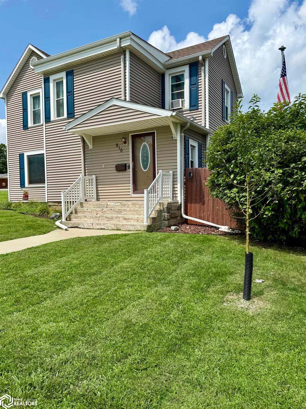 Photo of 910 Edgington Avenue, Eldora, IA 50627 (MLS # 6341313)