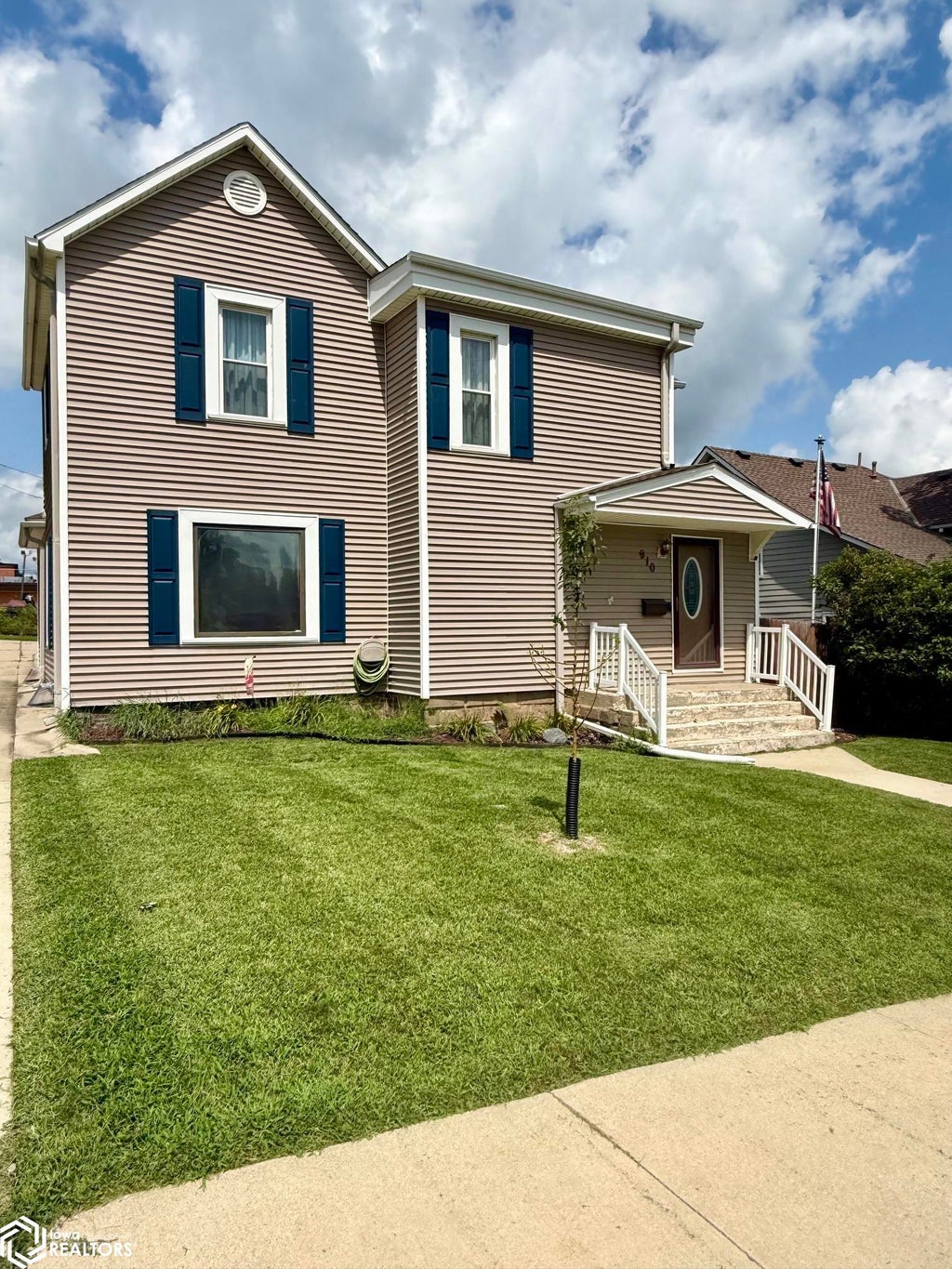 Photo of 910 Edgington Avenue, Eldora, IA 50627 (MLS # 6341313)