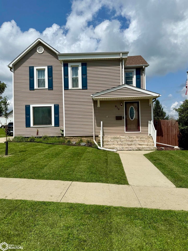 Photo 1 of 58 — 910 Edgington Avenue, Eldora, IA 50627