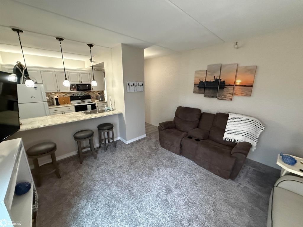 Photo of 2700 N Shore Drive #102, Clear Lake, IA 50428 (MLS # 6335549)