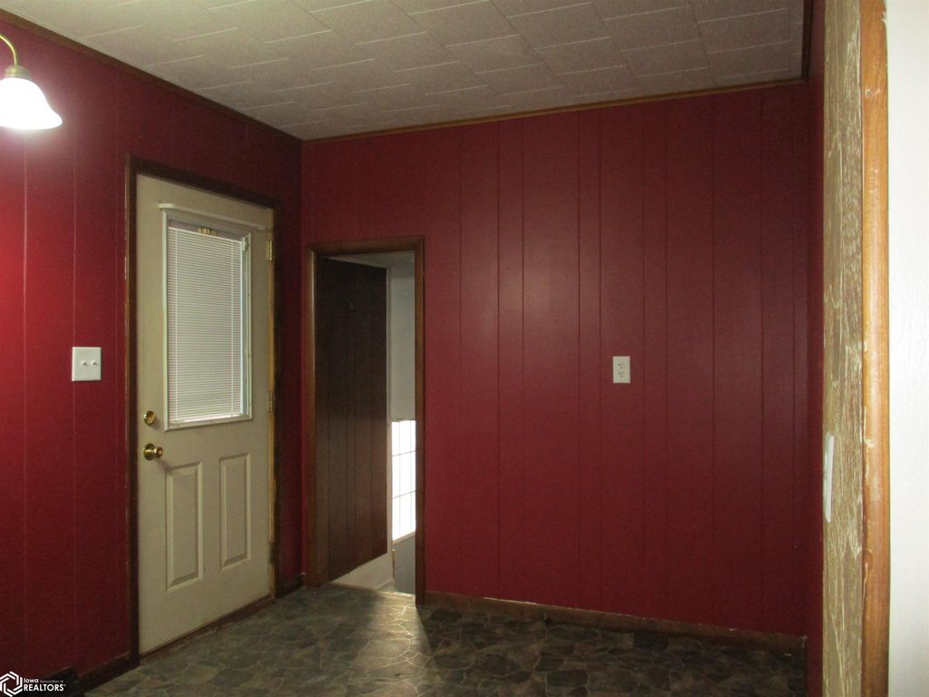 Photo of 604 W Van Buren St, Centerville, IA 52544 (MLS # 6333395)