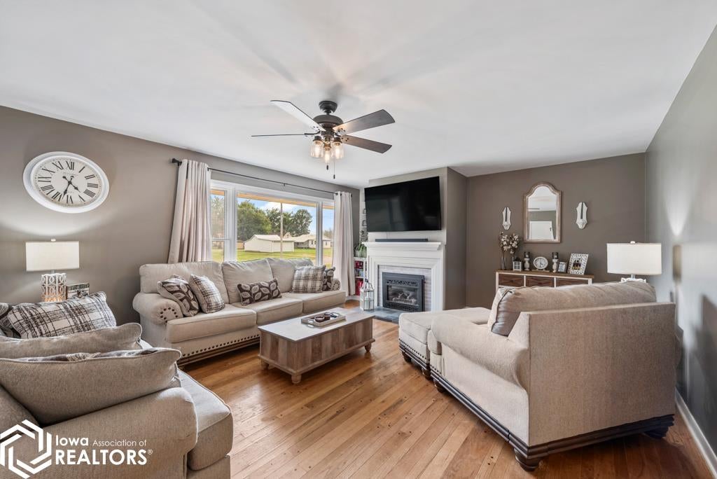 502 W Poplar