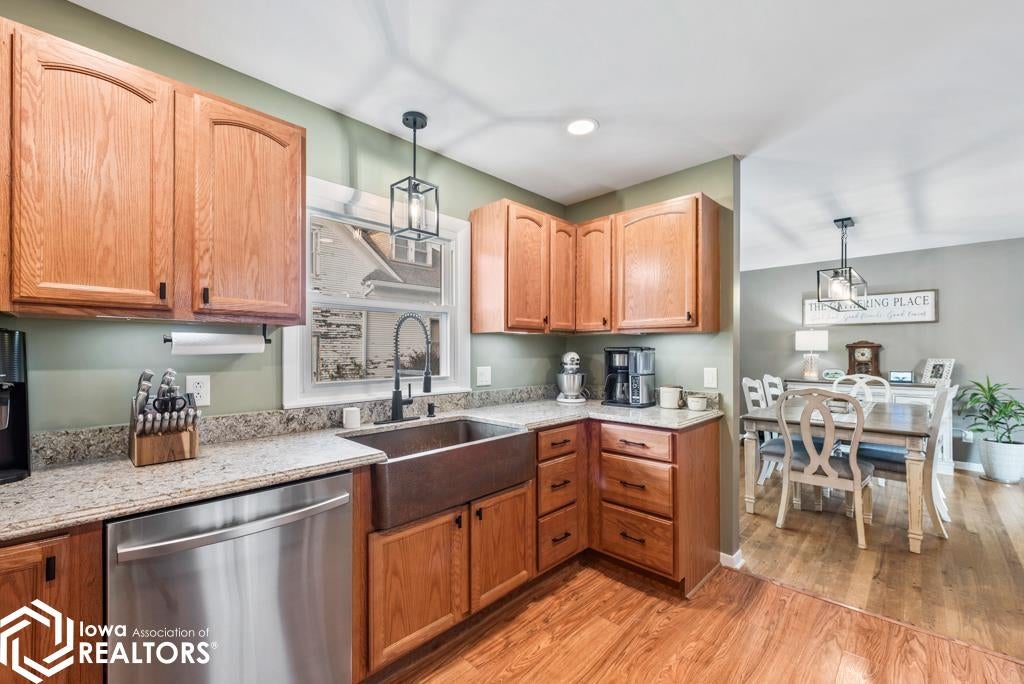 502 W Poplar