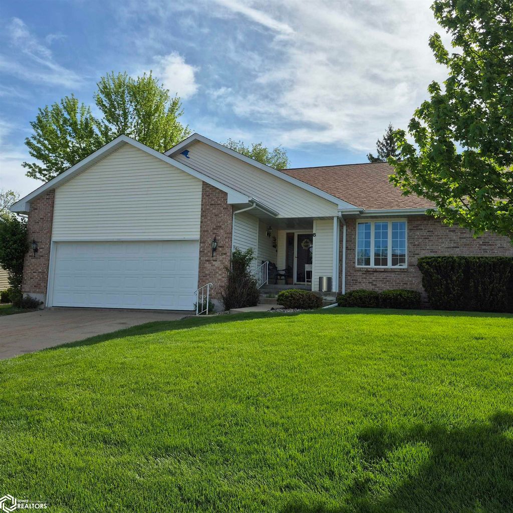 Photo of 6 Weaver Dr. Dr, Ottumwa, IA 52501 (MLS # 6337694)