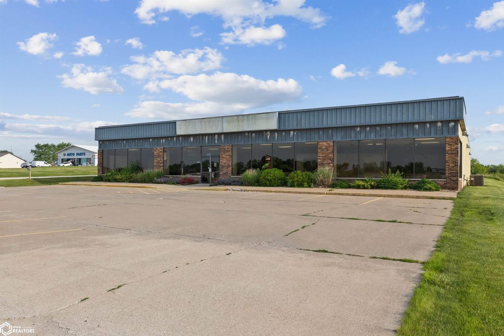 Photo of 2235 E Washington St. St, Mount Pleasant, IA 52641 (MLS # 6328603)