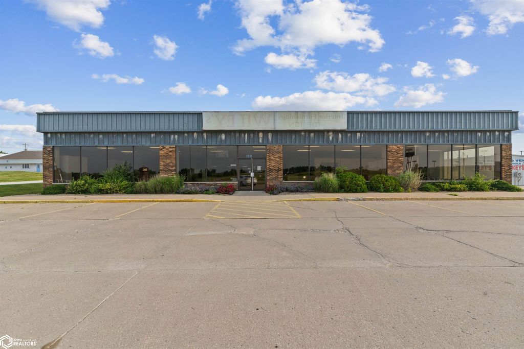 Photo of 2235 E Washington St. St, Mount Pleasant, IA 52641 (MLS # 6328603)