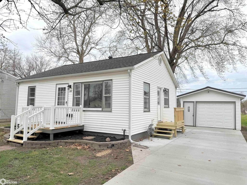 Photo of 305 Cottage Grove Ave. Ave, West Burlington, IA 52655 (MLS # 6337214)
