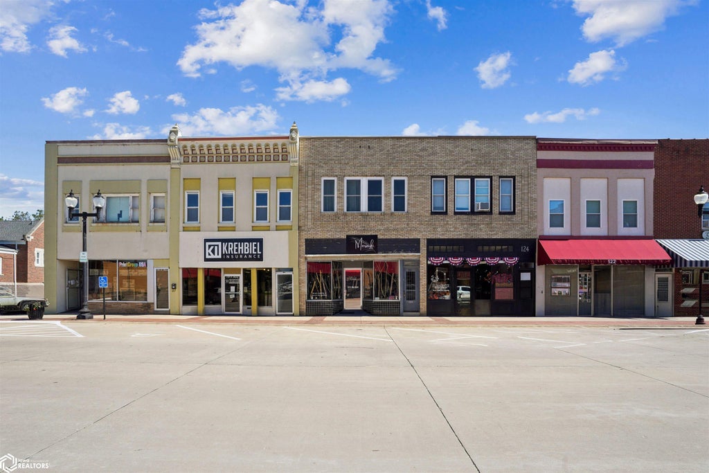 Photo of 126 MAIN Street N, Mount Pleasant, IA 52641 (MLS # 6343190)