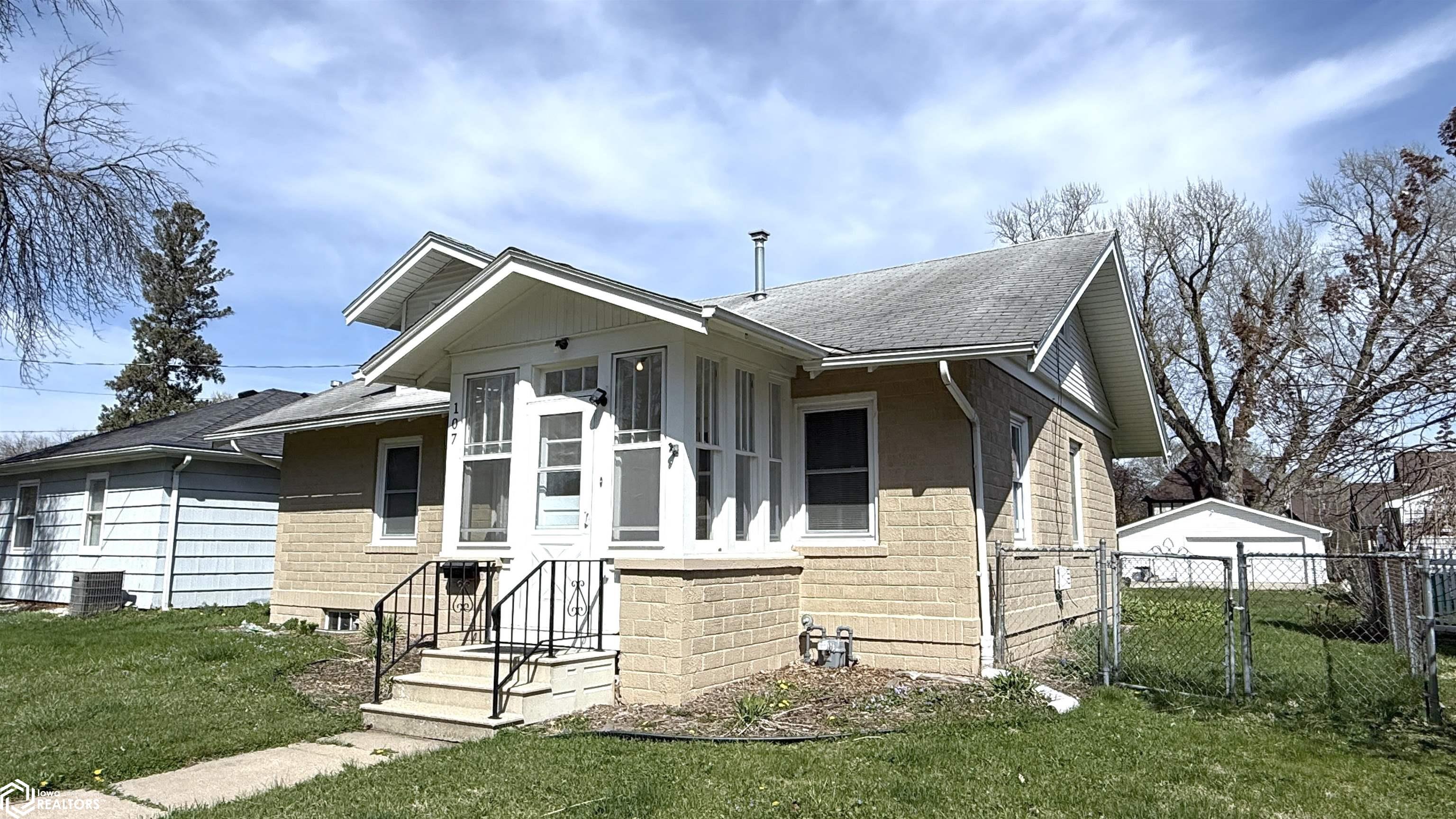 Photo 1 of 23 — 107 S Rhode Island Avenue, Mason City, IA 50401