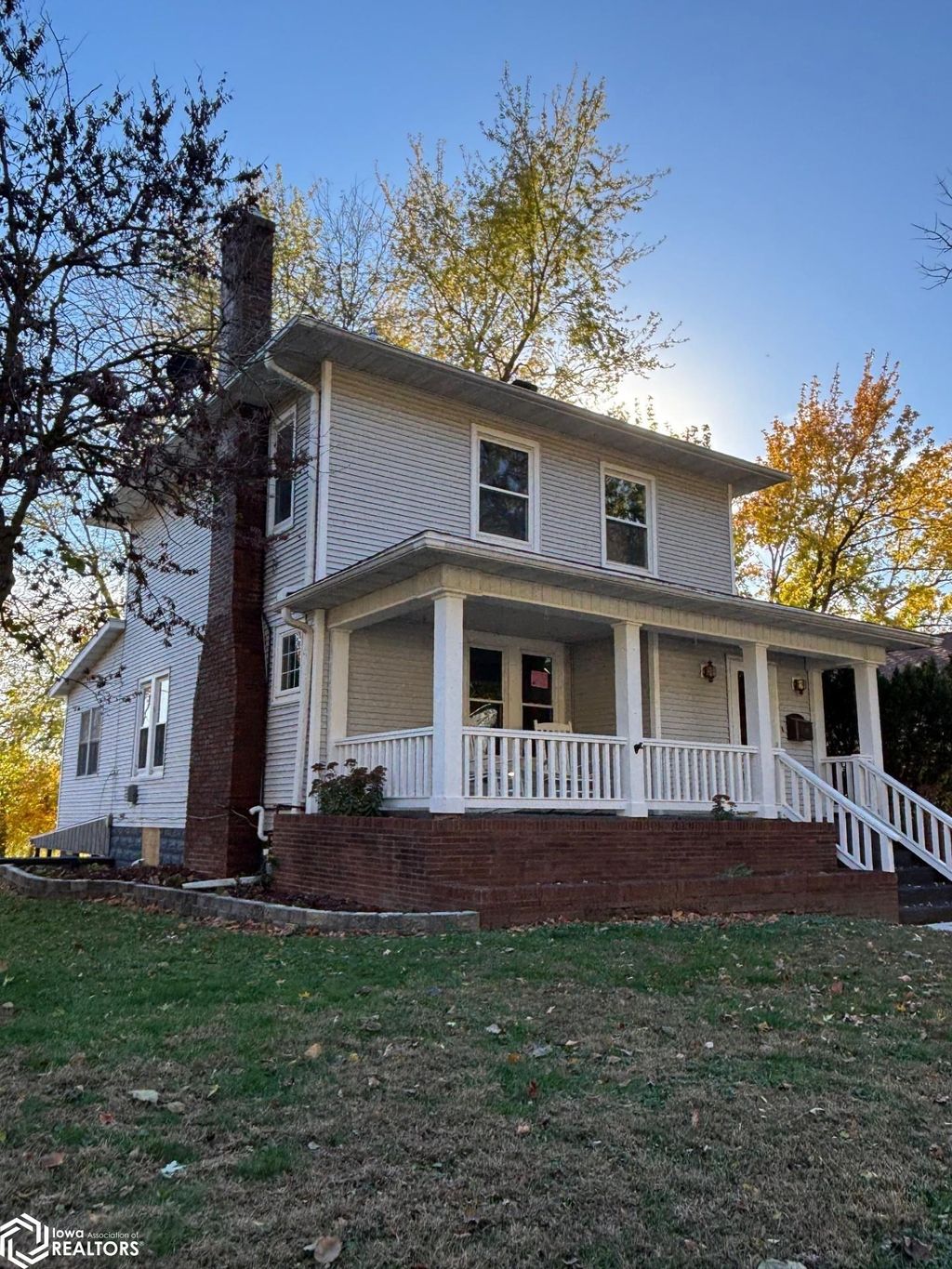 Photo of 1312 Avenue B, Fort Madison, IA 52627 (MLS # 6333458)