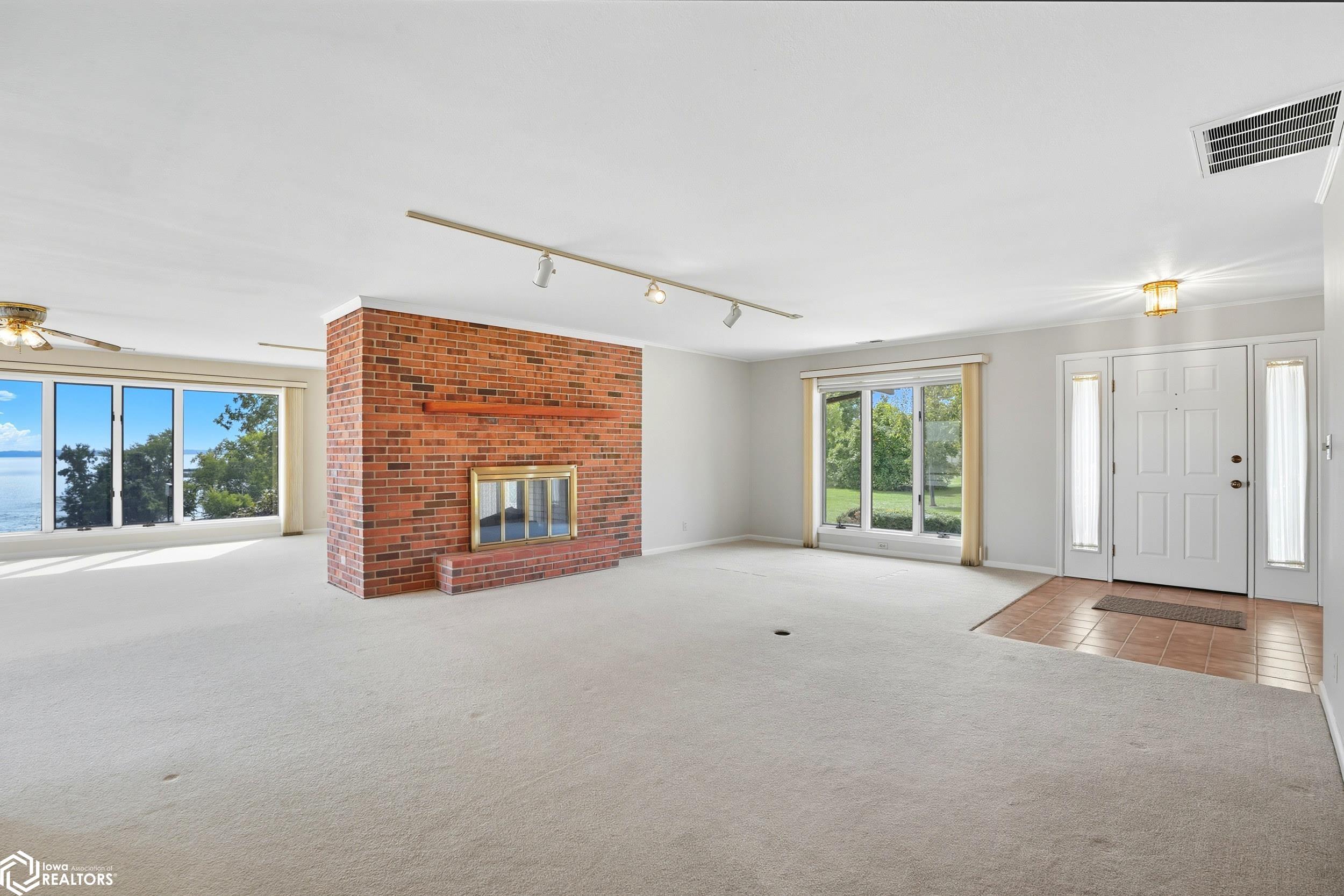 3382 Mississippi River Road