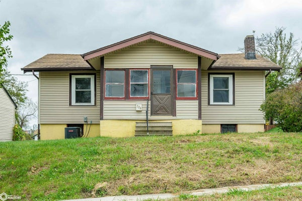 328 FOREST AVE, DES MOINES, IA 50314 - Image b523044e2cc4c274cc6455ec9a99554f/492160663