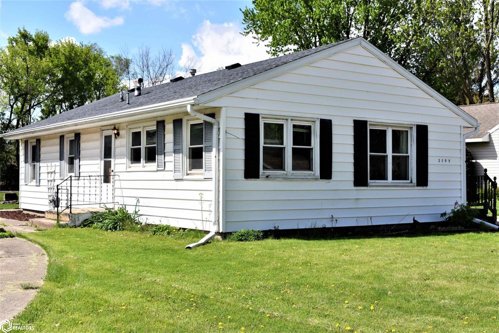 Photo of 2109 Ellis Avenue, Iowa Falls, IA 50126 (MLS # 6337740)