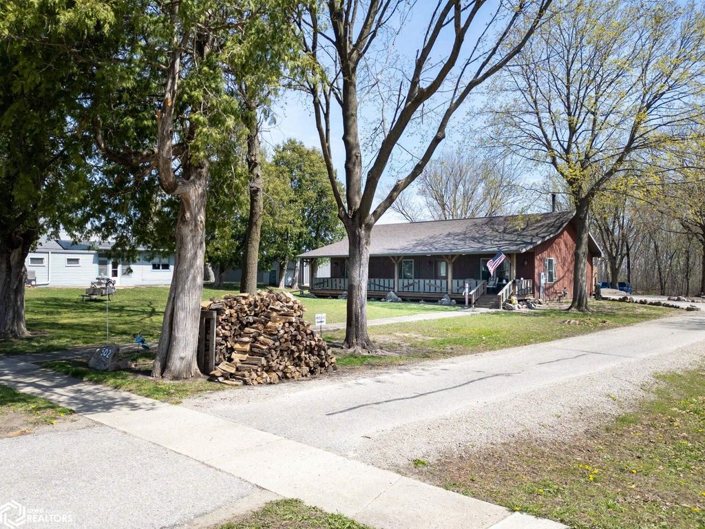 Photo of 502 S 12th Street, Clear Lake, IA 50428 (MLS # 6337554)