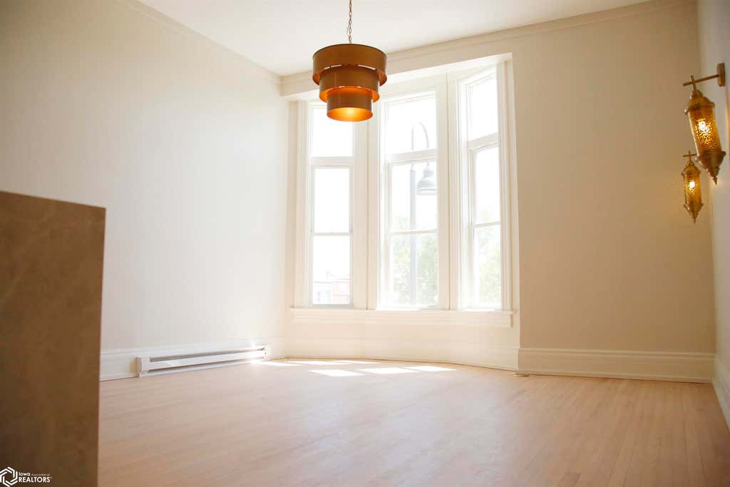 Photo of 51 E Broadway Avenue #201, Fairfield, IA 52556 (MLS # 6341344)