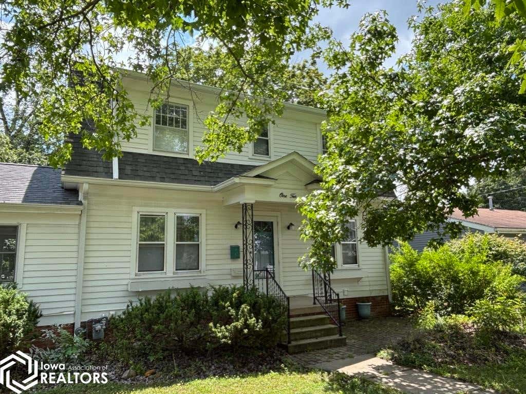Photo of 110 Iowa Avenue, Fairfield, IA 52556 (MLS # 6341564)