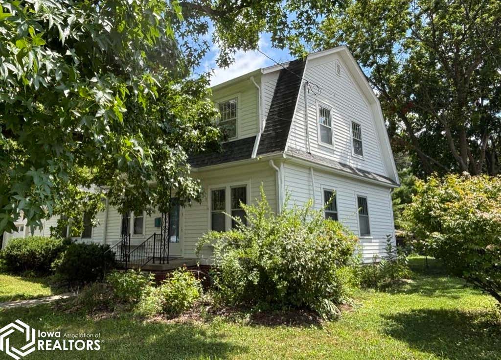 Photo of 110 Iowa Avenue, Fairfield, IA 52556 (MLS # 6341564)