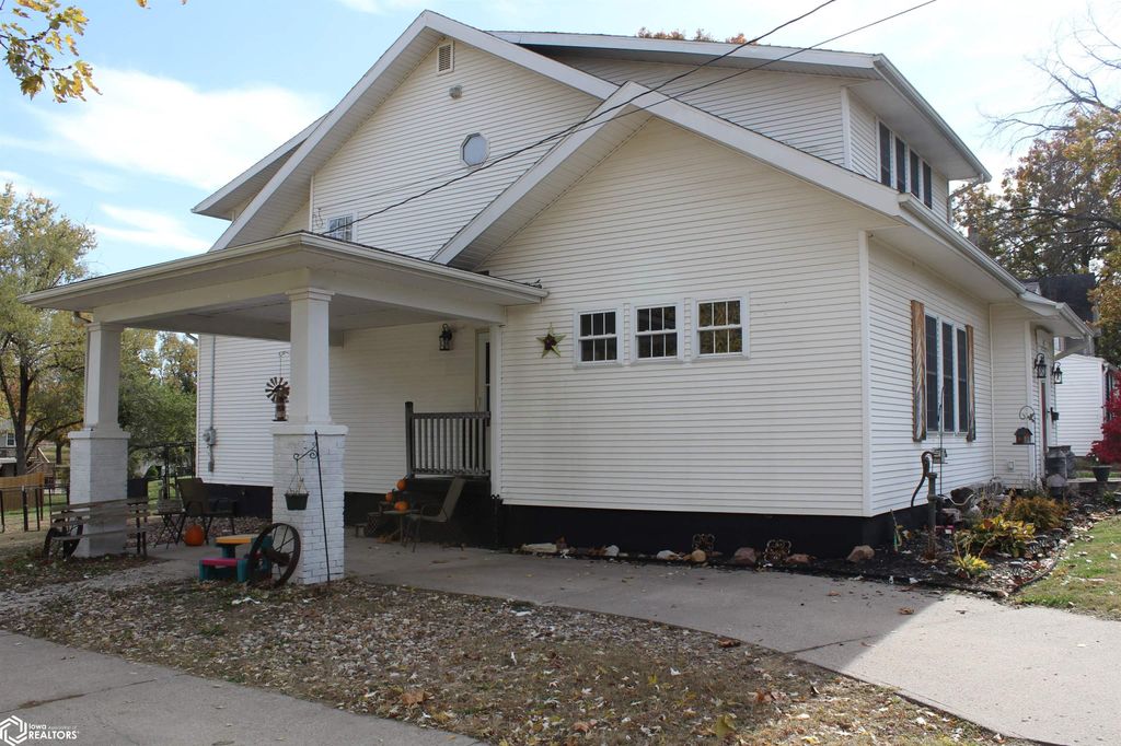 Photo of 416 N Madison, Bloomfield, IA 52537 (MLS # 6333481)