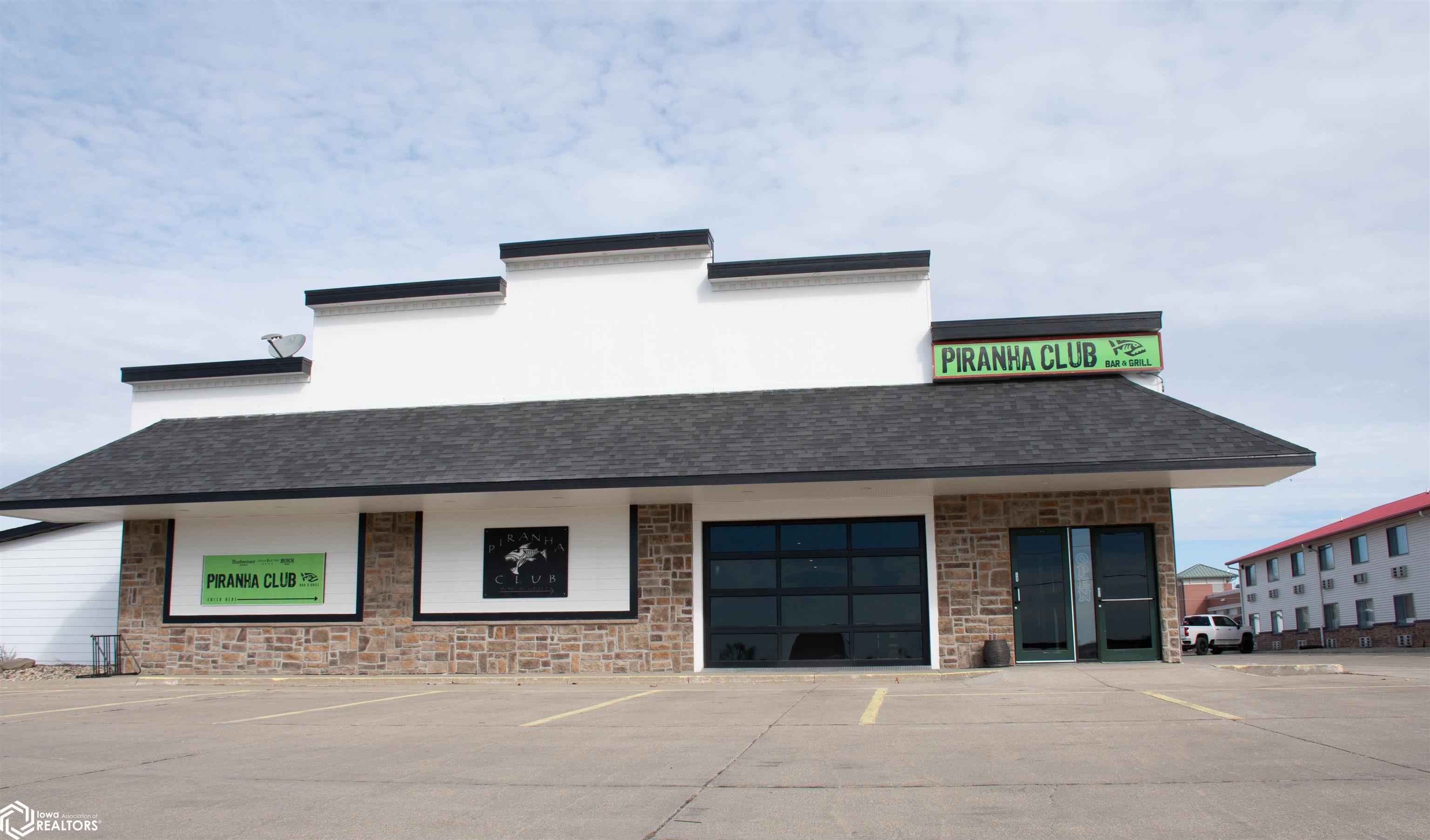 Photo 1 of 42 — 1215 Plaza Drive, Carroll, IA 51401