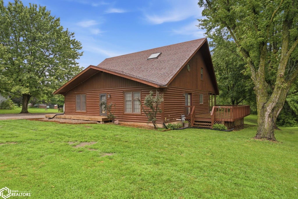 Photo of 312 Flat Iron Drive, Columbus Junction, IA 52738 (MLS # 6341358)