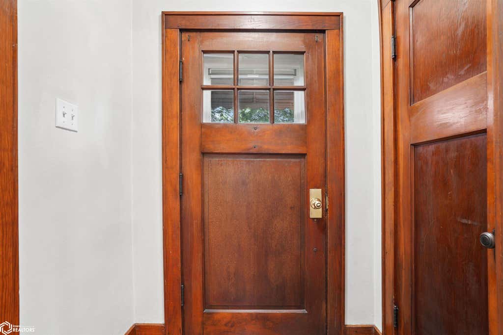 Photo of 306 N Jackson ST, Mount Pleasant, IA 52641 (MLS # 6341170)