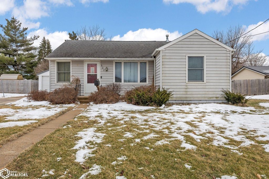 Photo of 608 W 13Th Street, Vinton, IA 52349 (MLS # 6335464)