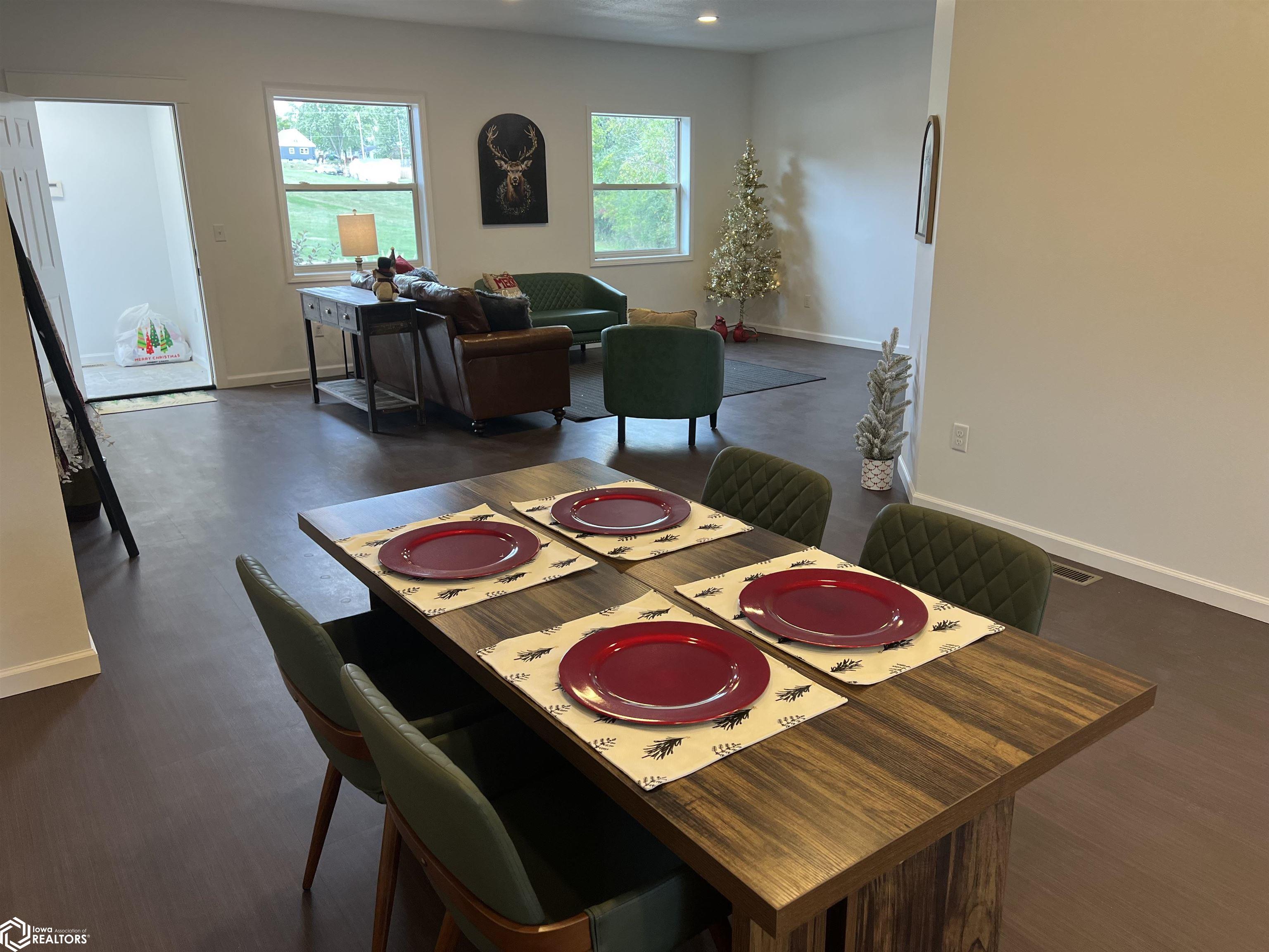 1112 N Van Buren Avenue