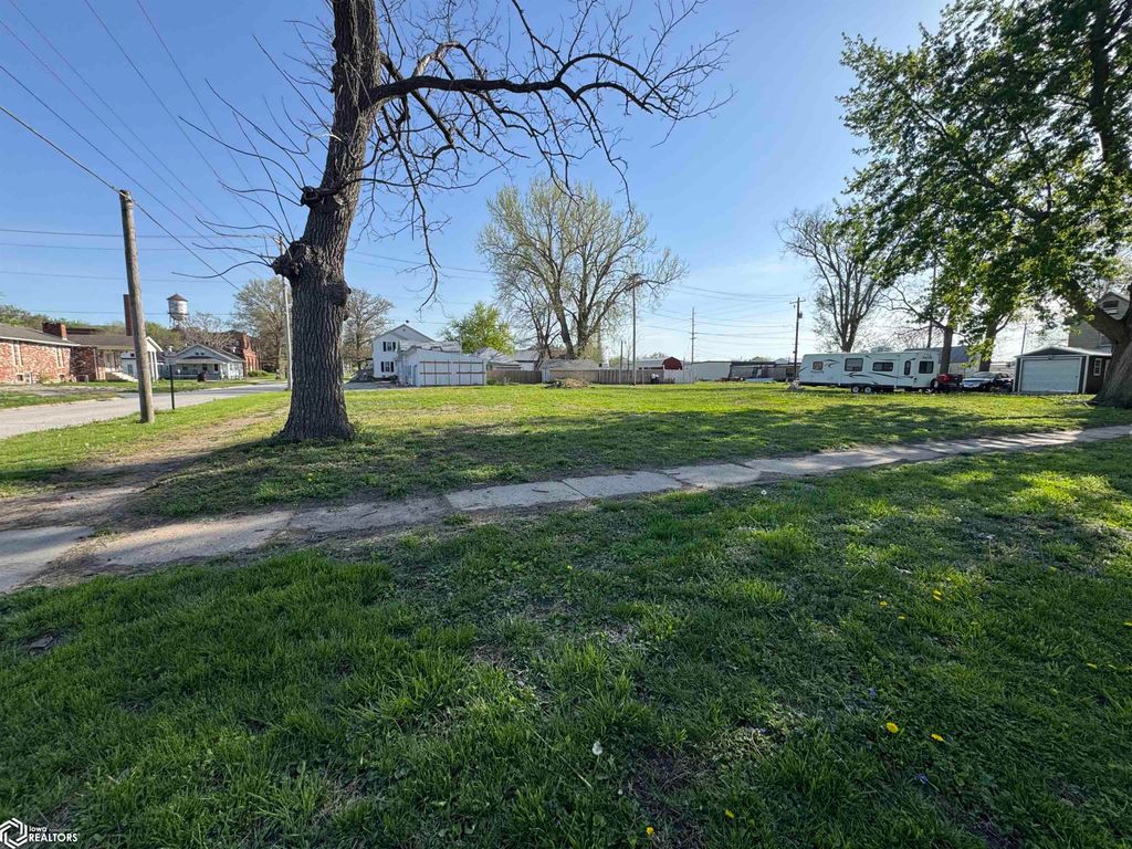 Photo of 111 N 2Nd Street, Red Oak, IA 51566 (MLS # 6337502)