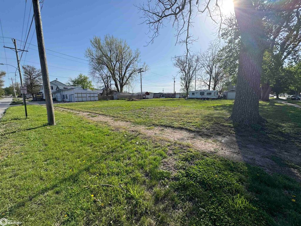 Photo of 111 N 2Nd Street, Red Oak, IA 51566 (MLS # 6337502)