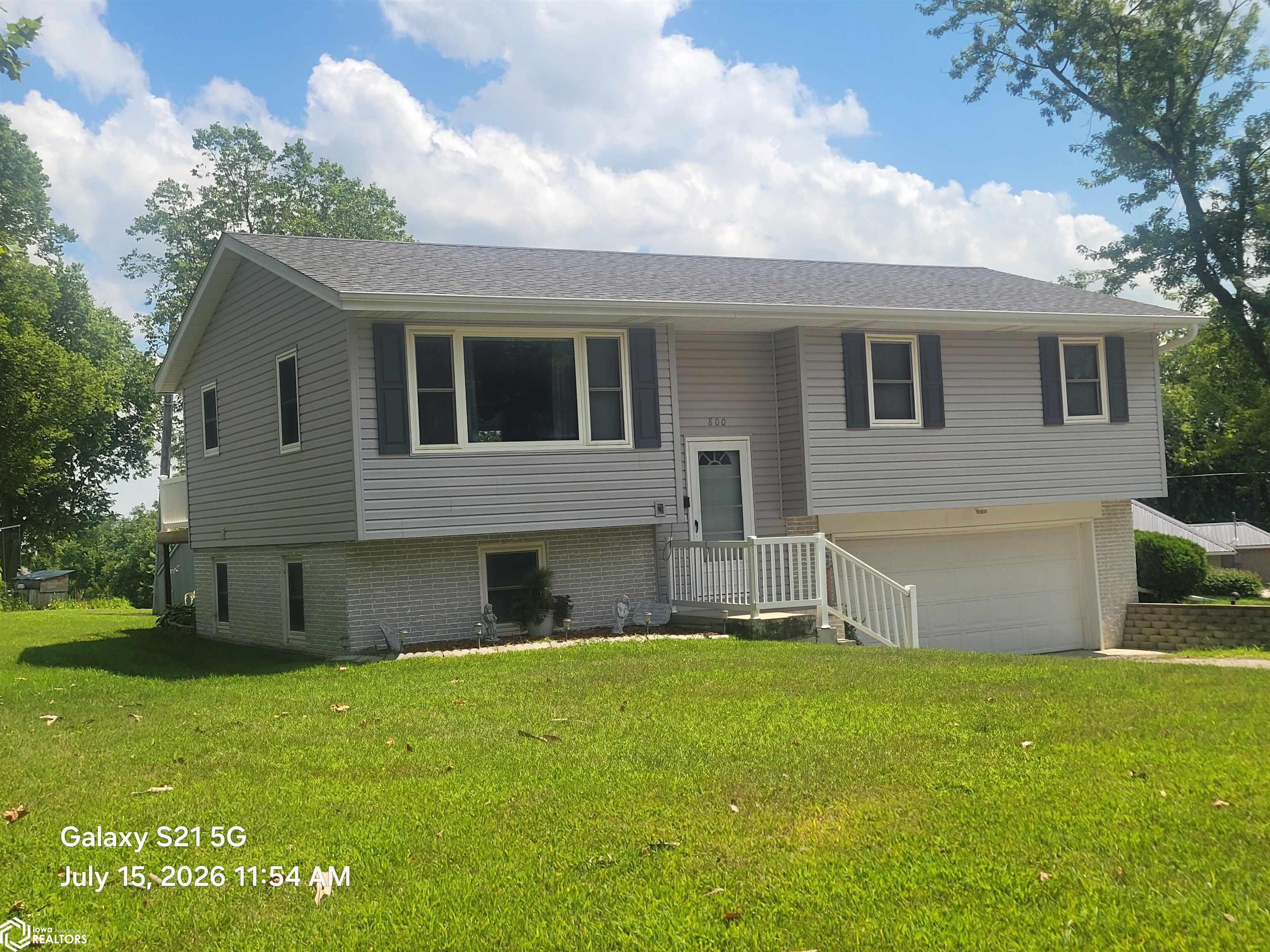 Photo 1 of 21 — 800 N Fillmore Street, Mount Ayr, IA 50854