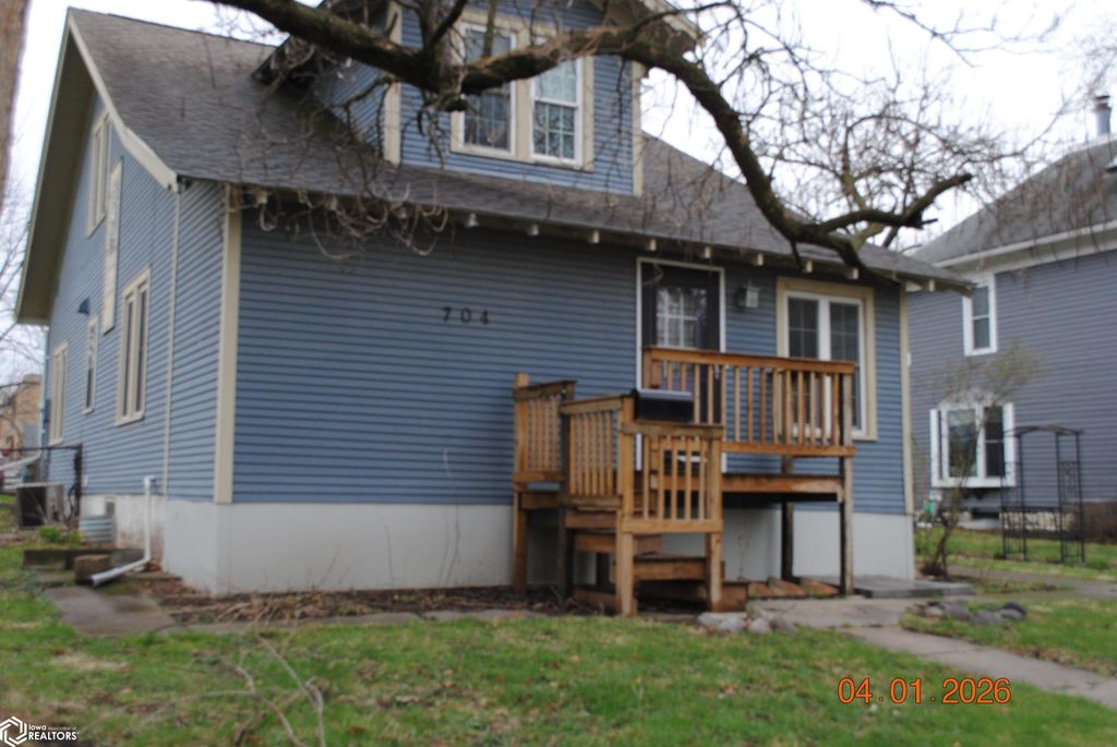 Photo of 704 N Broadway Street N, Mount Pleasant, IA 52641 (MLS # 6323871)