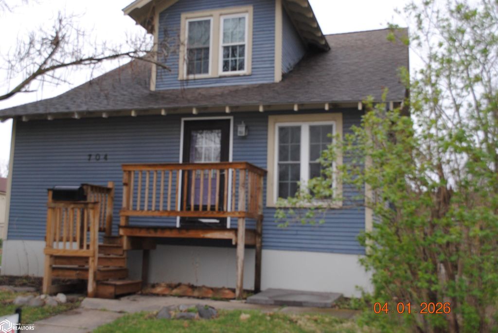 Photo of 704 N Broadway Street N, Mount Pleasant, IA 52641 (MLS # 6323871)