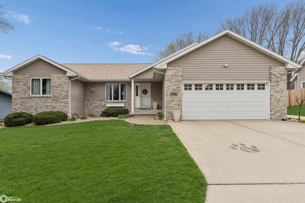 Photo of 105 Woodlane Drive, Clear Lake, IA 50428 (MLS # 6337616)