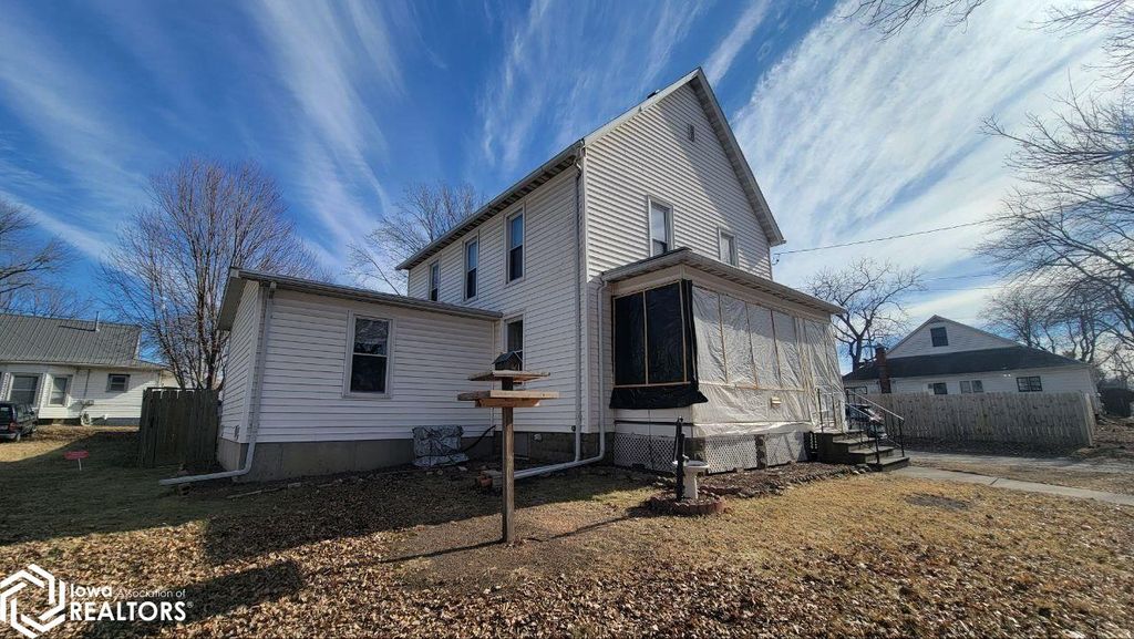 Photo of 403 S 6Th Street, Fairfield, IA 52556 (MLS # 6335567)