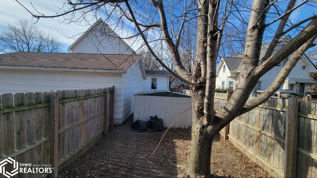 Photo of 403 S 6Th Street, Fairfield, IA 52556 (MLS # 6335567)