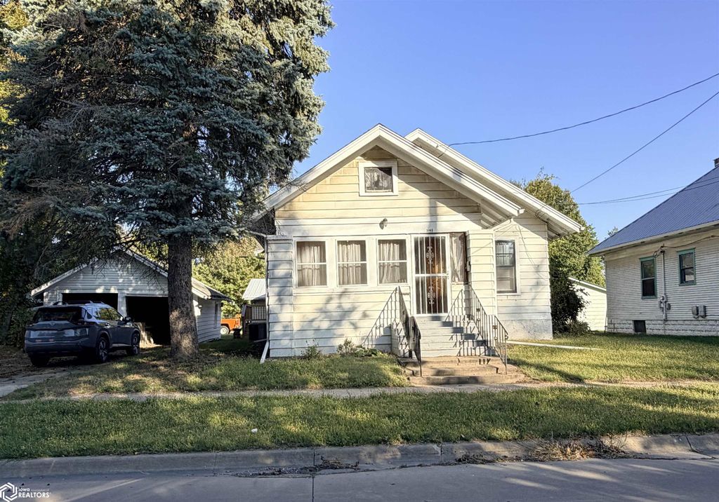 Photo of 203 S D Street, Fairfield, IA 52556 (MLS # 6337603)