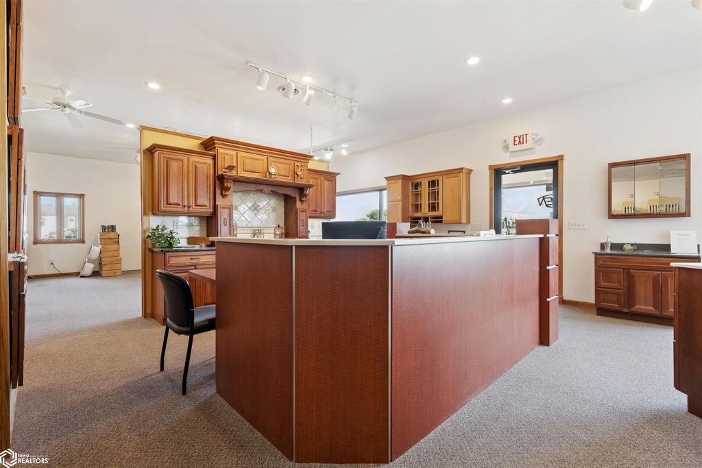 Photo of 3615 Flint Ridge Drive, Burlington, IA 52601 (MLS # 6330011)