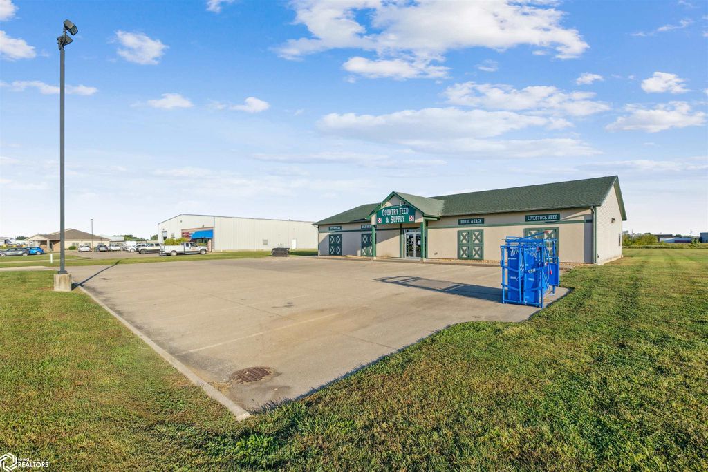 Photo of 3620 Flint Ridge Dr Dr, Burlington, IA 52601 (MLS # 6332274)