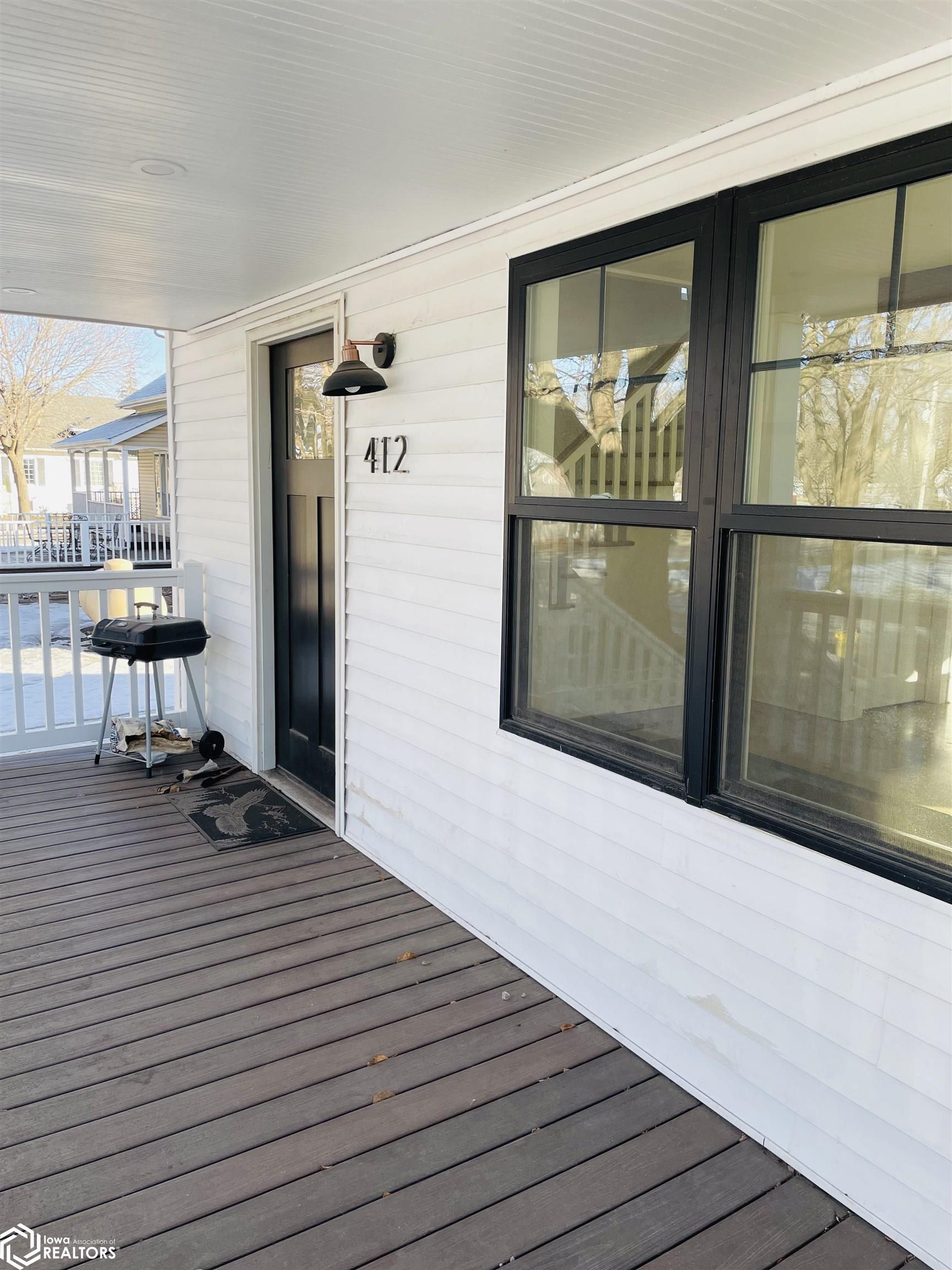 412 3Rd Street NW - Photo 4