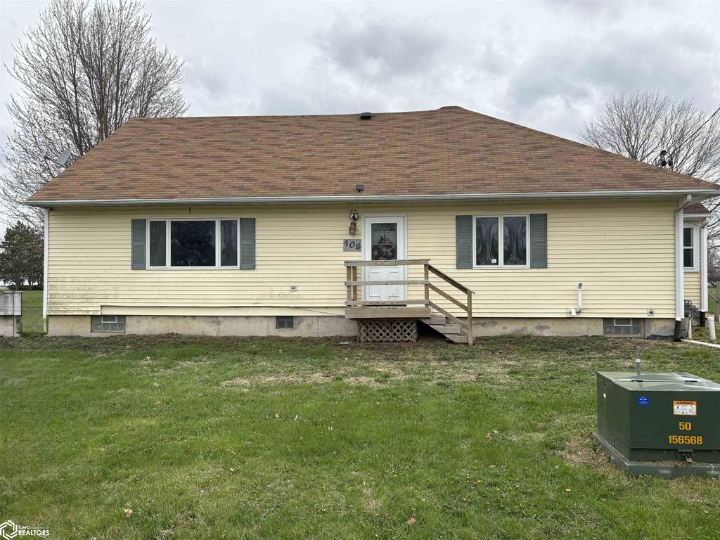 Photo of 104 E 1st St. St, Hedrick, IA 52563 (MLS # 6337196)