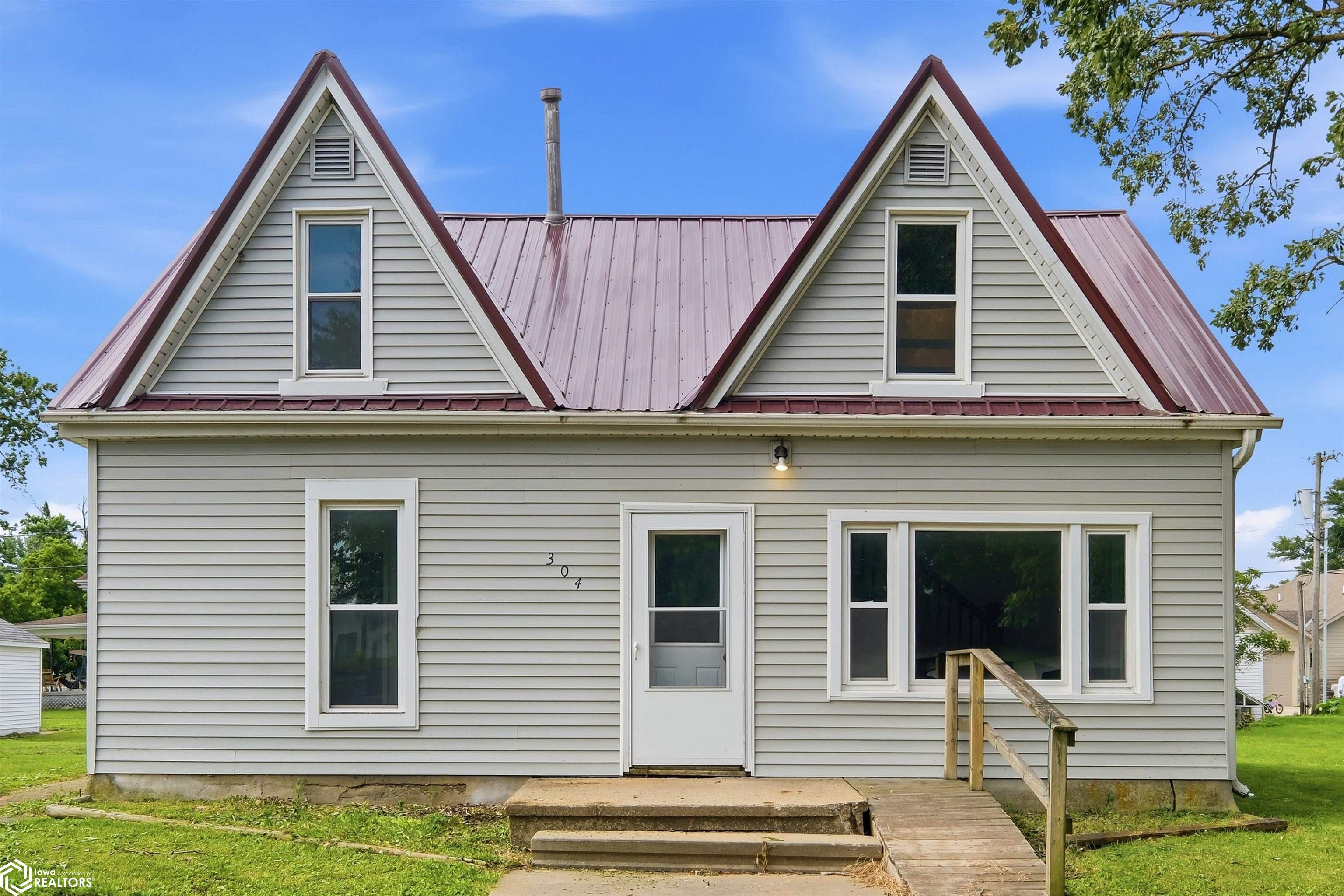 Photo 1 of 26 — 304 E Dallas Street, Montezuma, IA 50171
