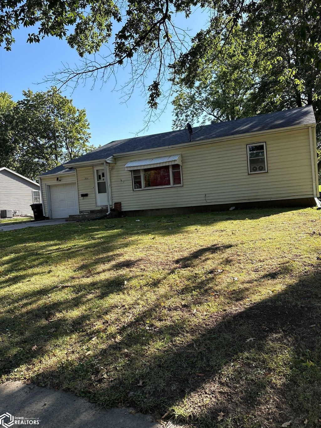 Photo of 206 S Wilson Street, Mount Pleasant, IA 52641 (MLS # 6331557)