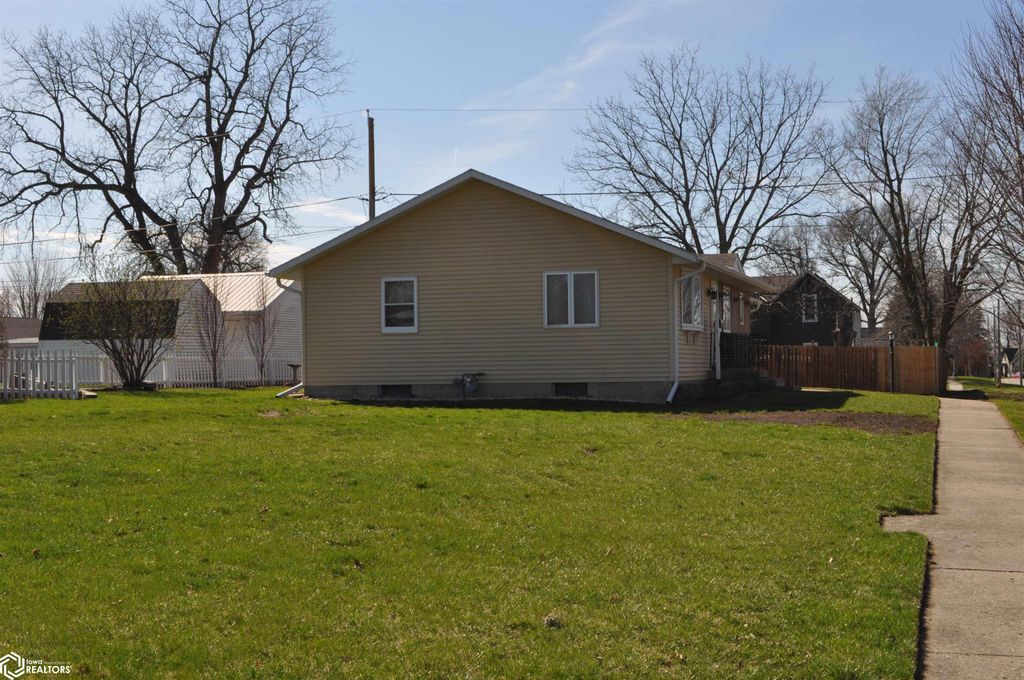 Photo of 411 W 2nd Street, Carroll, IA 51401 (MLS # 6337149)