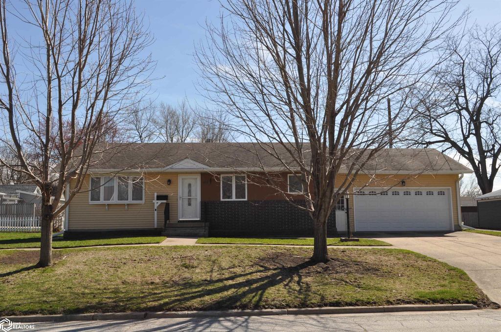 Photo of 411 W 2nd Street, Carroll, IA 51401 (MLS # 6337149)